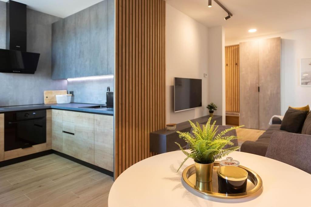 Flat4Us#Cozy#Freeparking#5People Lejlighed Zagreb Eksteriør billede