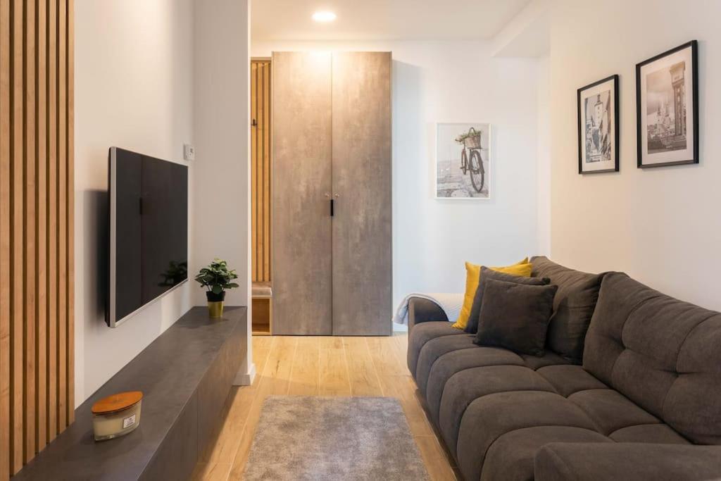 Flat4Us#Cozy#Freeparking#5People Lejlighed Zagreb Eksteriør billede